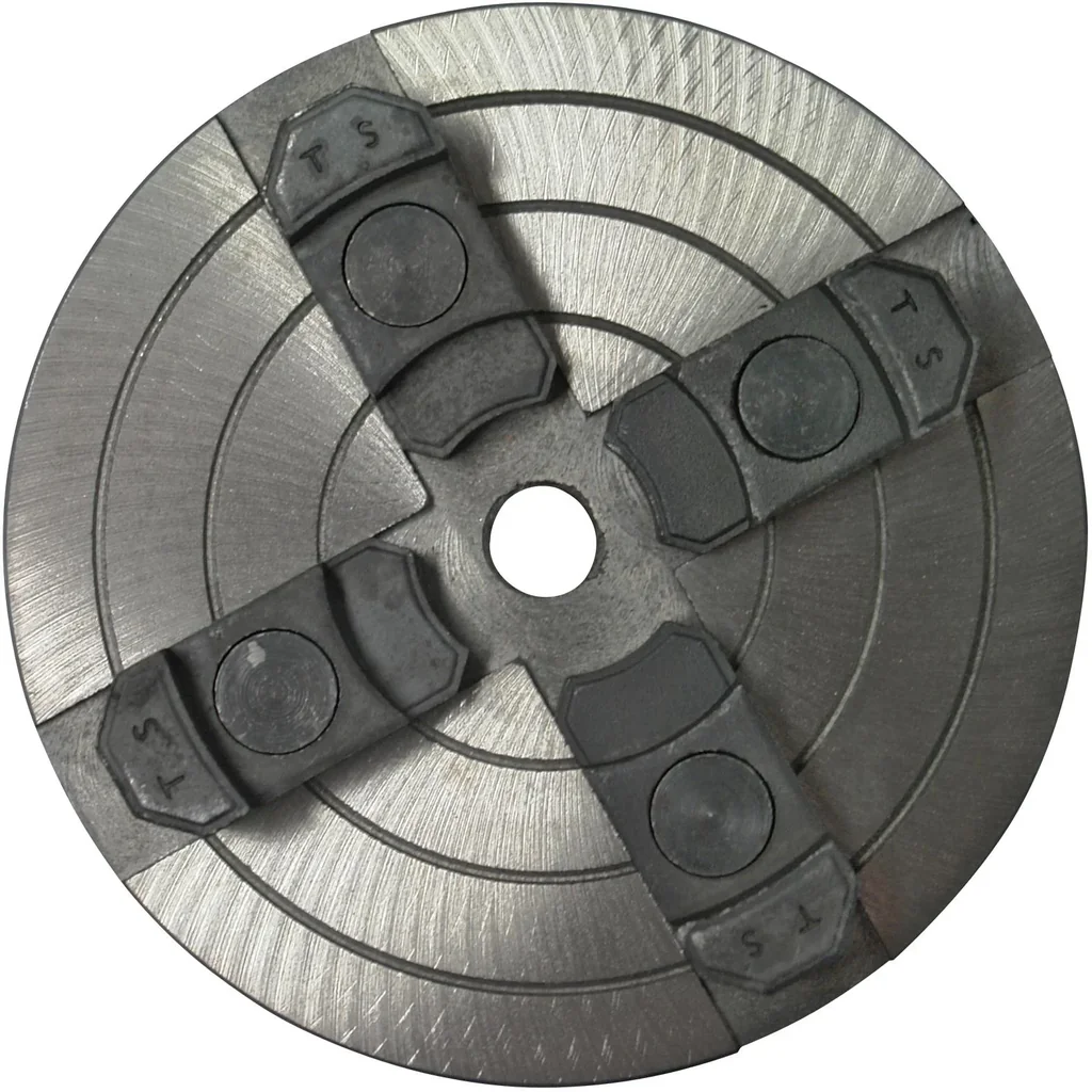 Four-jaw chuck for lathe