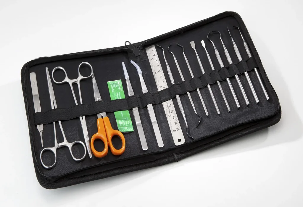 17-piece precision tool set for hobbyists in a zippered case (100% polyamide)