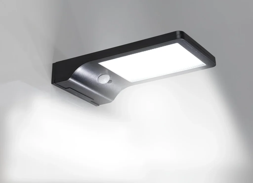 Solar wall light 3W with motion detector