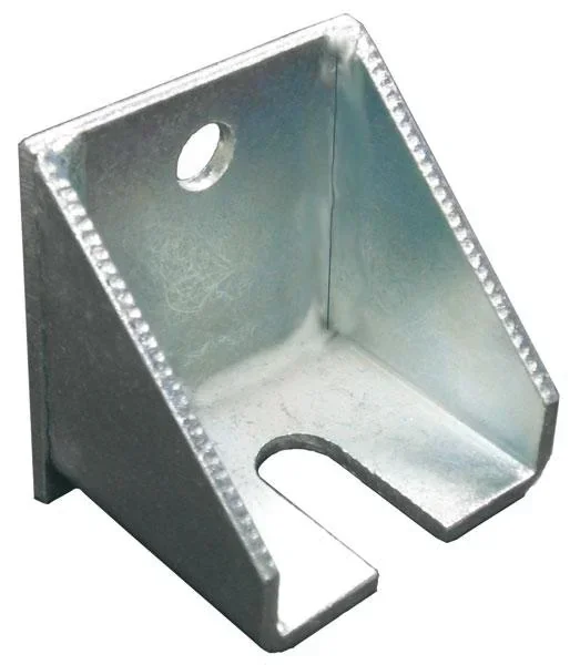 Angle fastening for sleeves