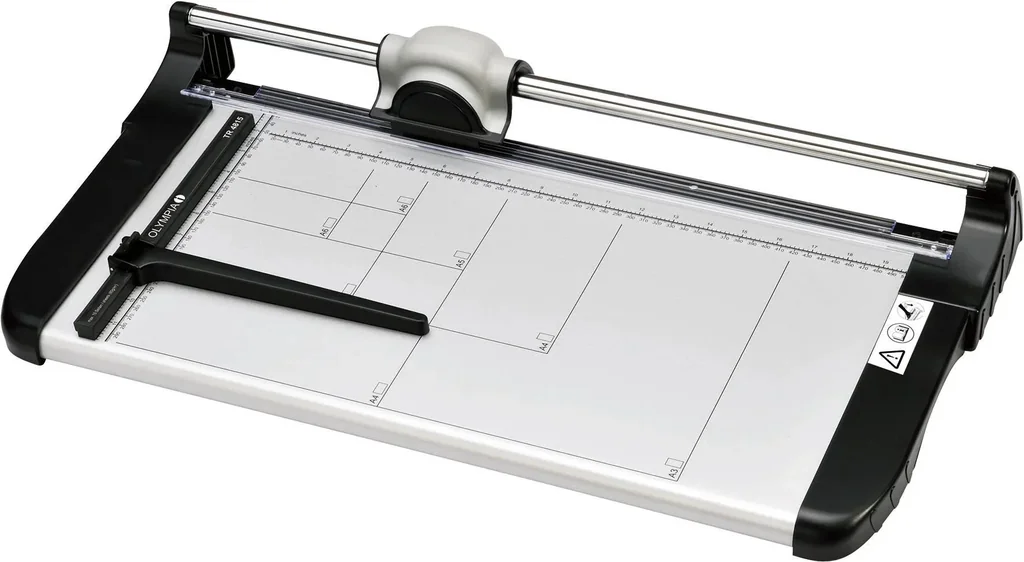 Rotary cutter with cutting capacity 15x DIN A3