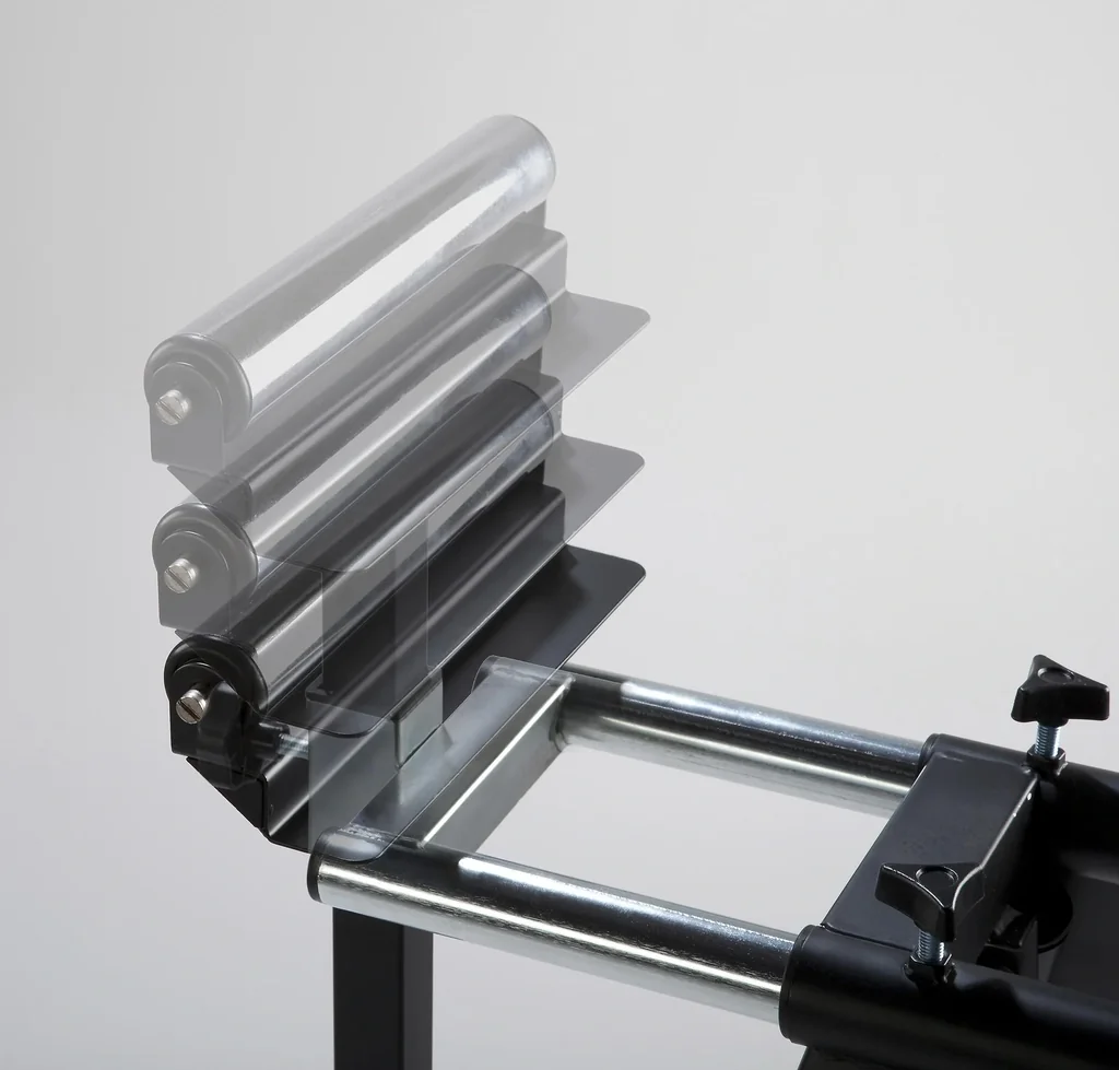 Universal machine base for miter saws