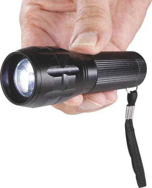 Focusable aluminum flashlight - with 5 watt CREE LED