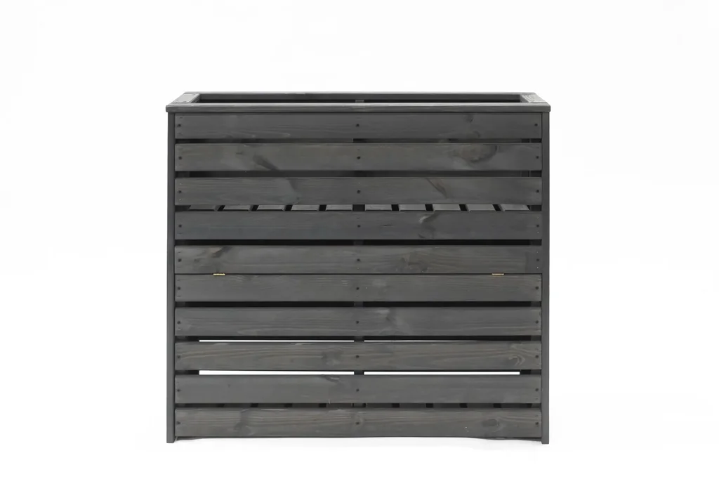 Solo planter with storage space