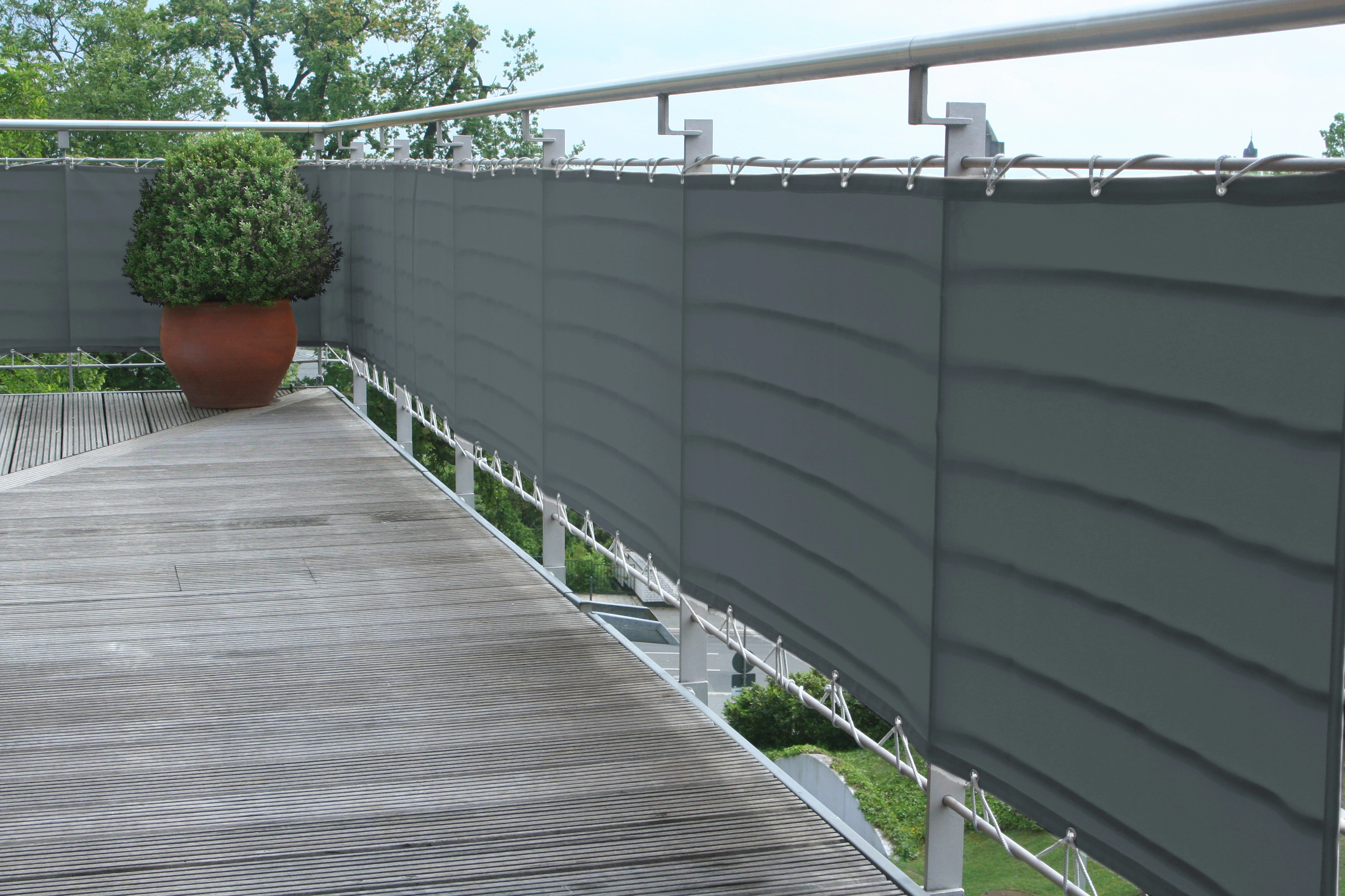 Balcony surrounds image