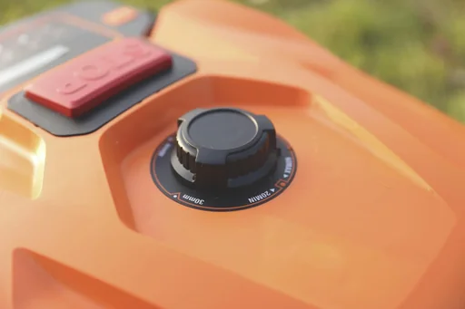 "Robotic lawnmower Xpower 400 - up to 400 m² image"