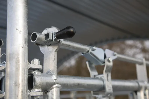 "Square hay rack "Standard" with self-locking feeding grid image"