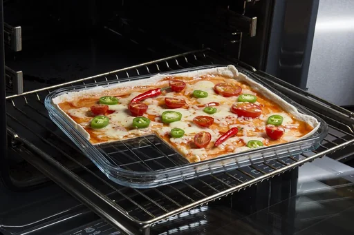 "Baking plate made of borosilicate tempered glass image"