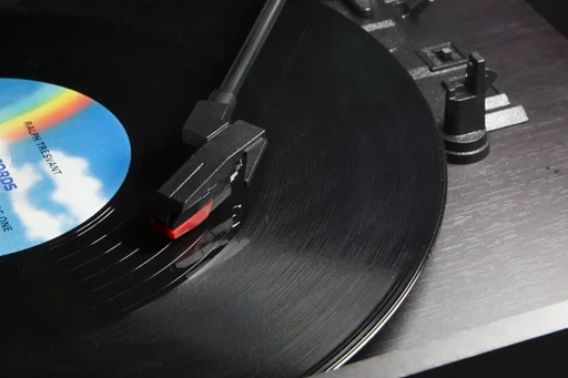 "Nostalgia Bluetooth record player with integrated digitization function image"