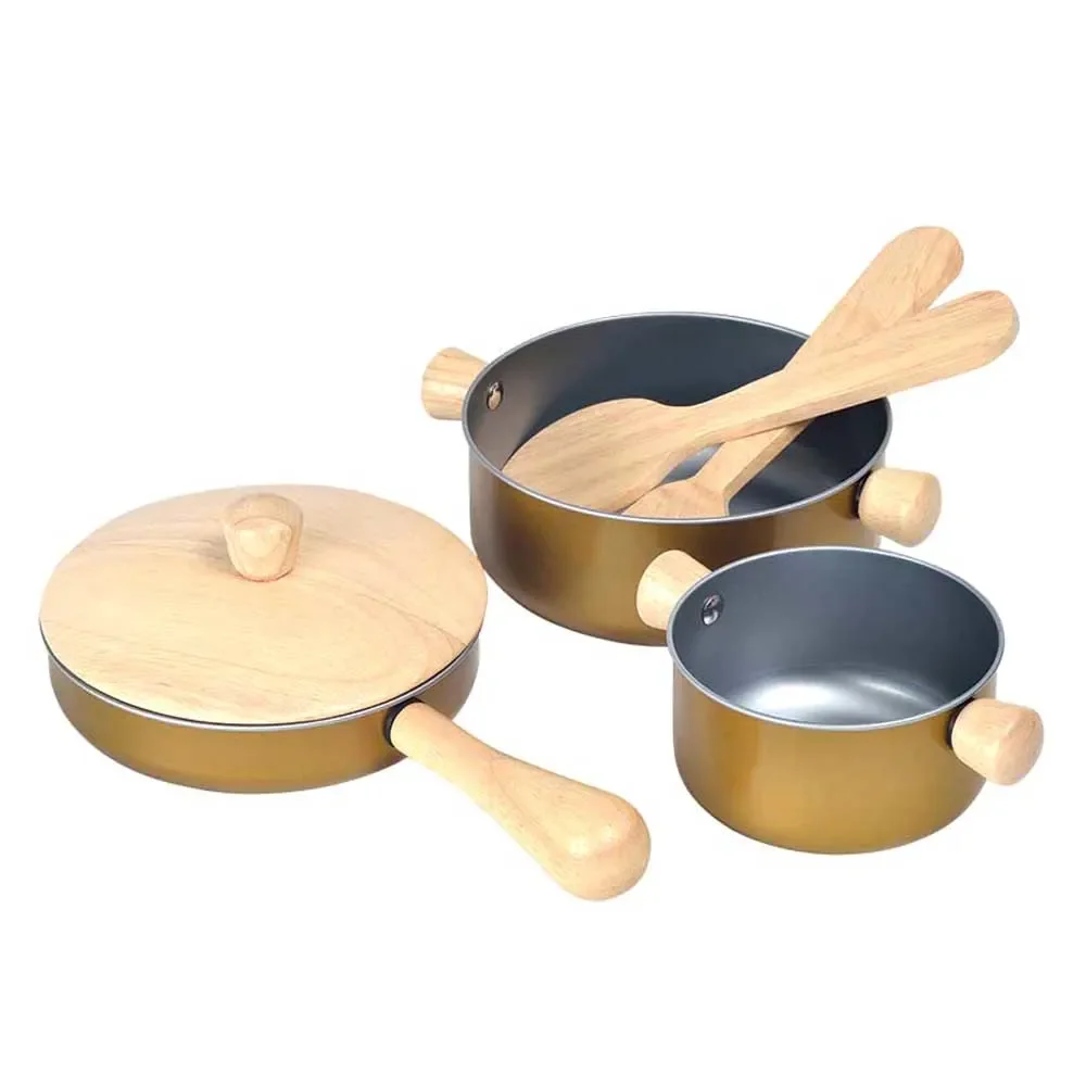Plan Toys saucepan set