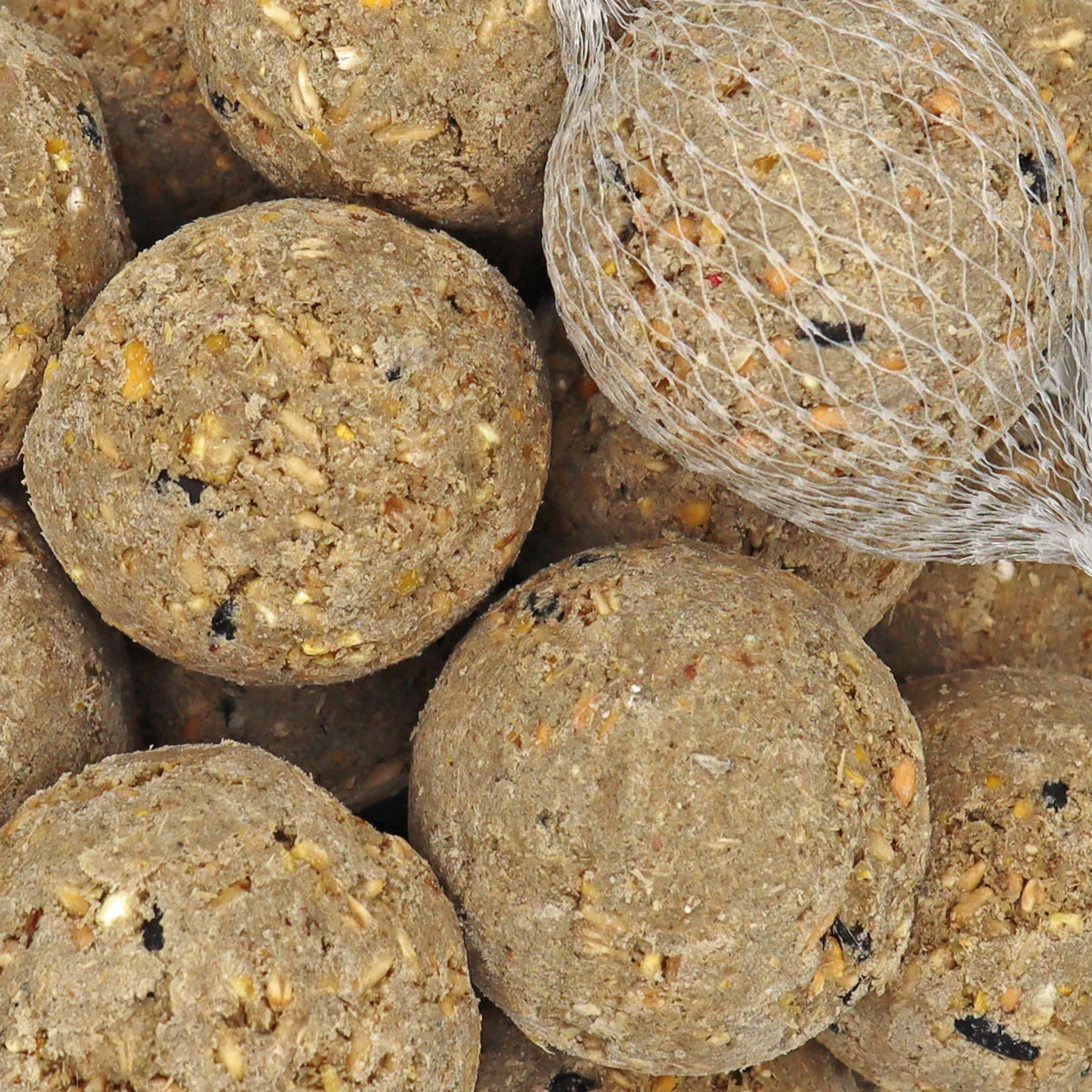 "Fat Balls for Wild Birds, 200 x approx. 90 grams with Net, Bird Suet Balls image"