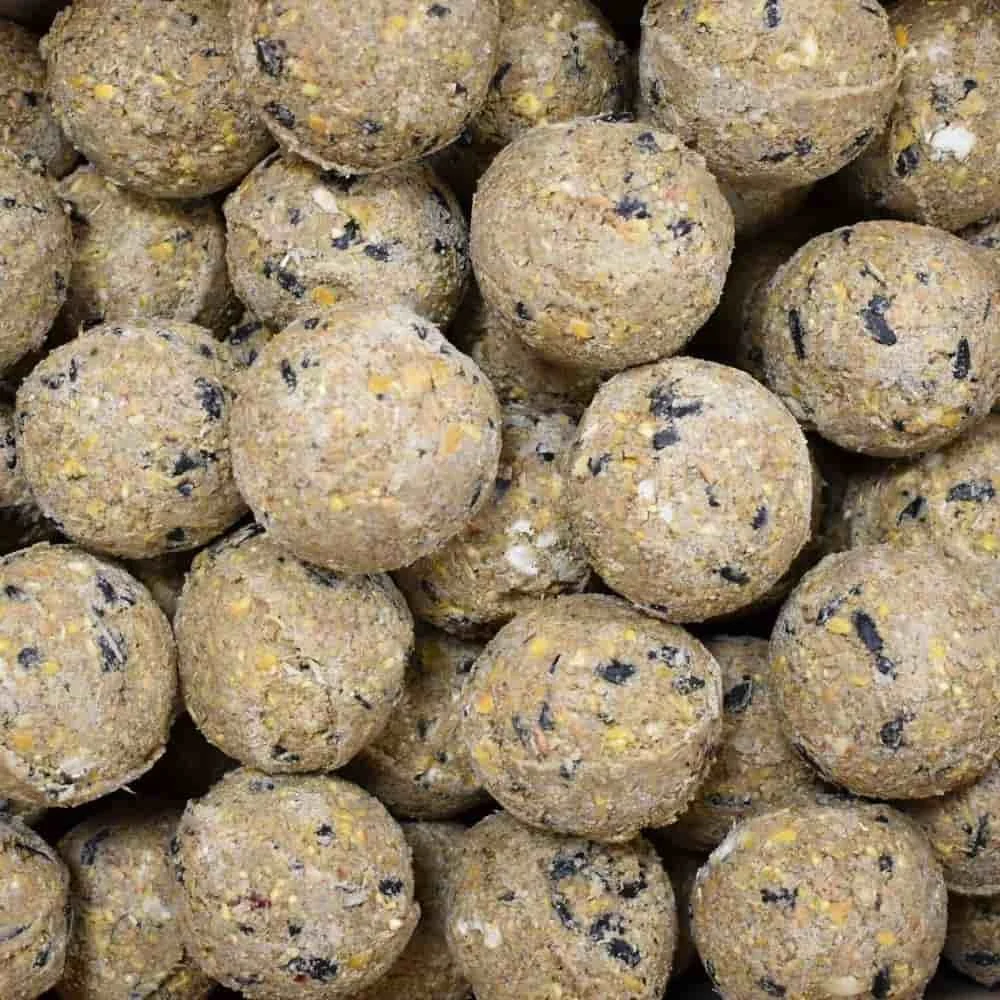 "Premium Insect Suet Balls for Wild Birds, 200 x approx. 90 g, Net-Free Packaging image"