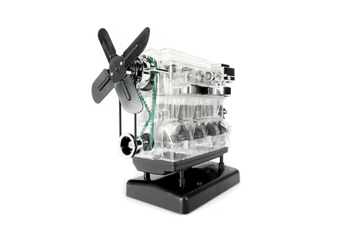 "The large technology kit 4-cylinder engine image"