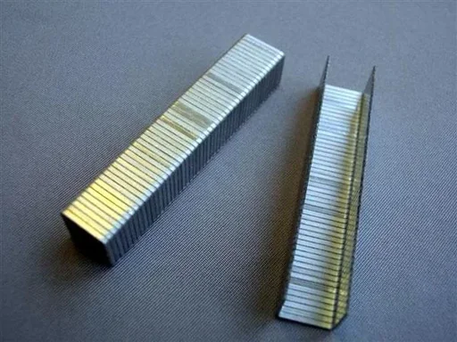 "6 mm flat wire tacker staples, 1,000 gauge, 1.2 mm image"