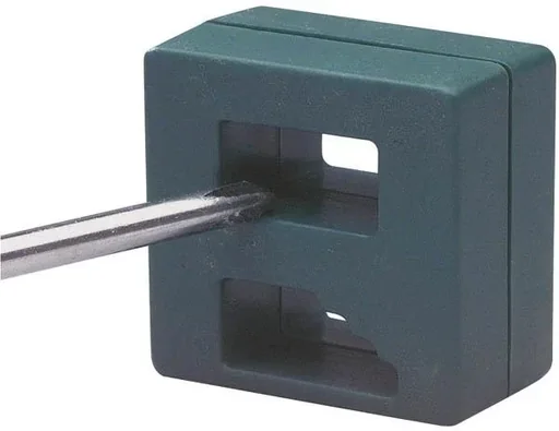 "Magnetization device with permanent magnet image"