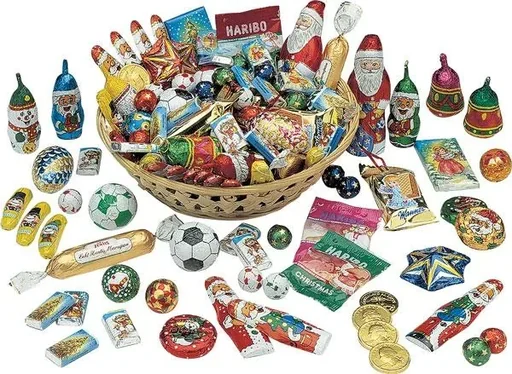 "Christmas basket with 40 Christmas sweets, image"