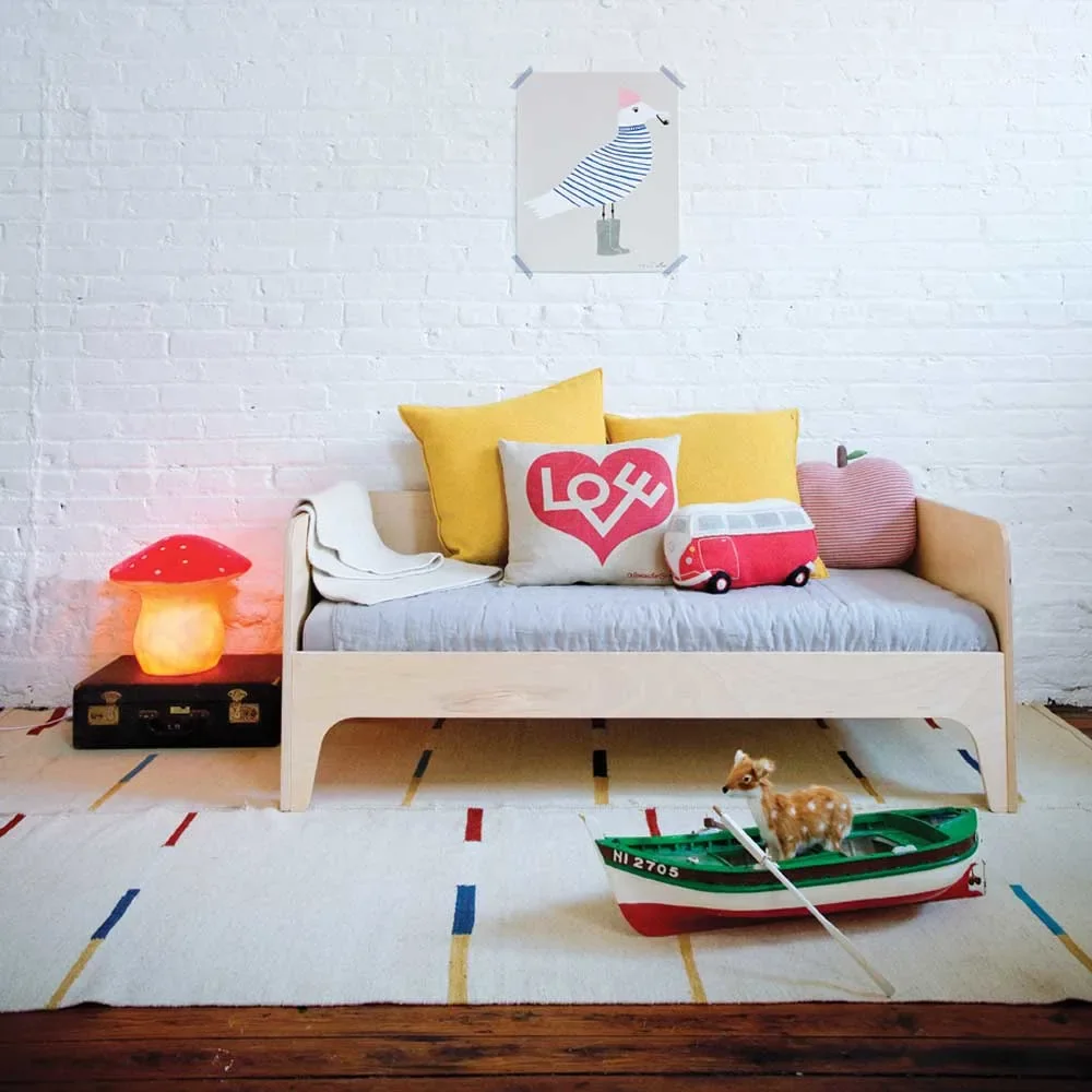 "Oeuf perch single bed white image"