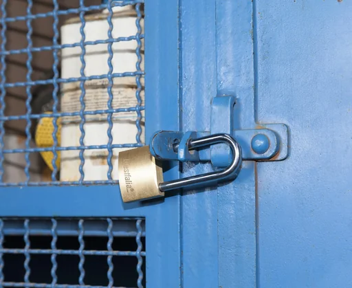 "4-piece lock set *Free* image"