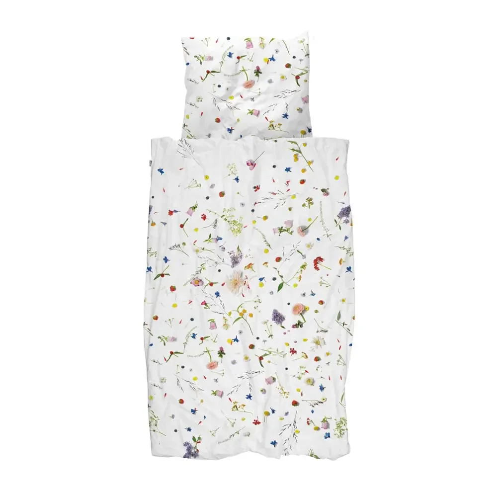 Snurk Bedding scattered flowers 135 x 200