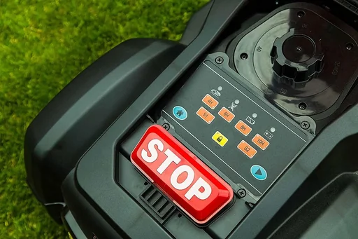 "Robotic lawnmower SA900B - up to 900 m² image"
